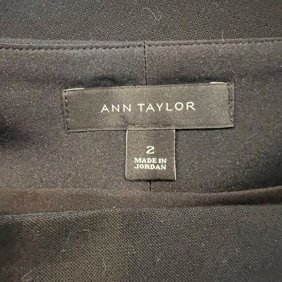 Ann Taylor black wrap skirt. Size 2 - Picture 3 of 8